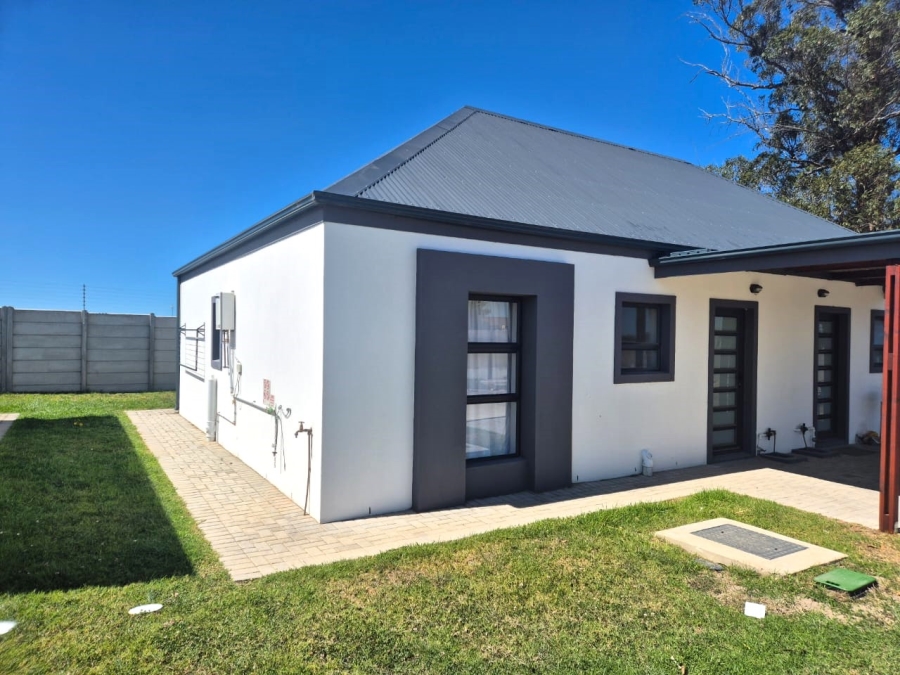 2 Bedroom Property for Sale in Pacaltsdorp Western Cape